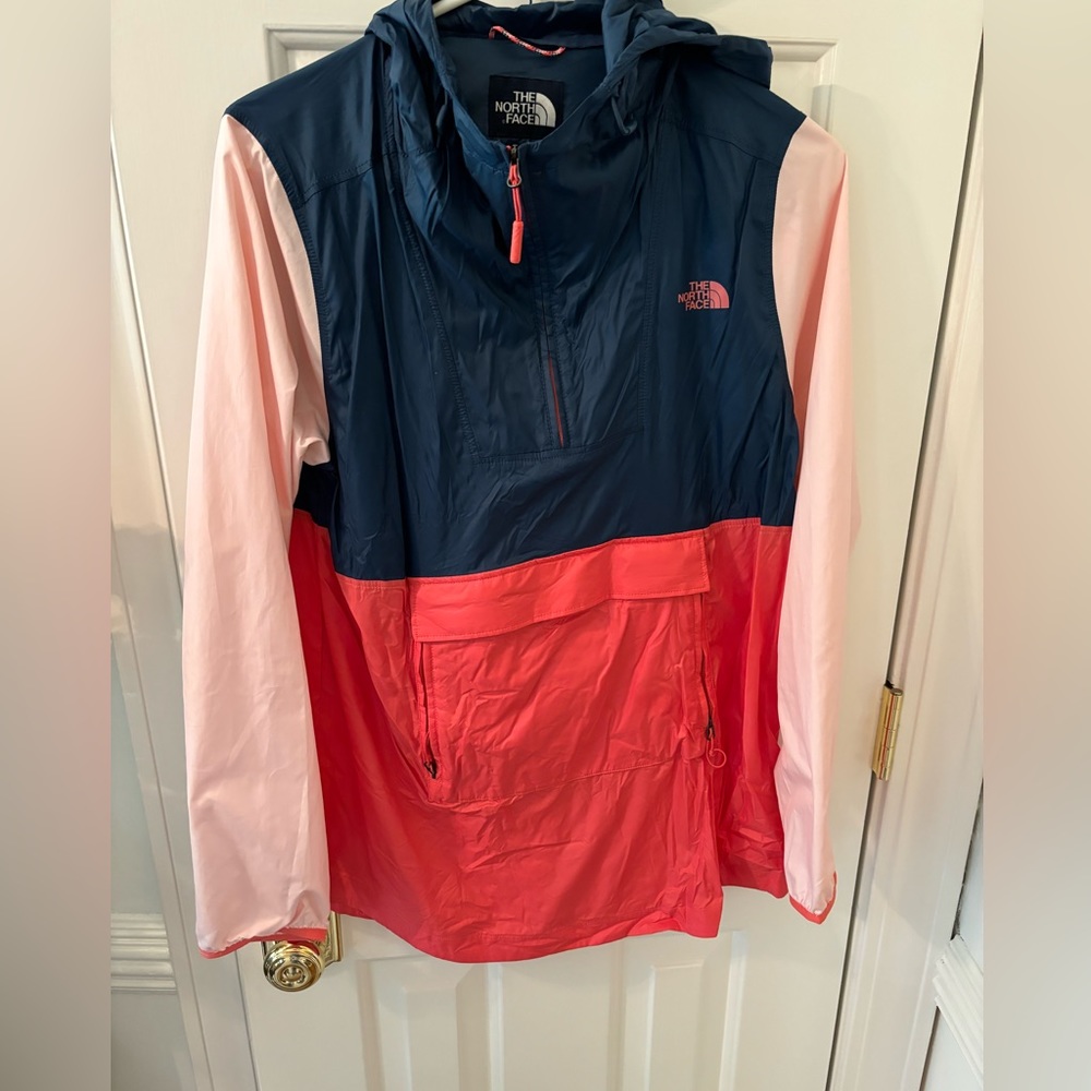 North Face Fanorak Wind-Breaker folds into fanny pack Size small